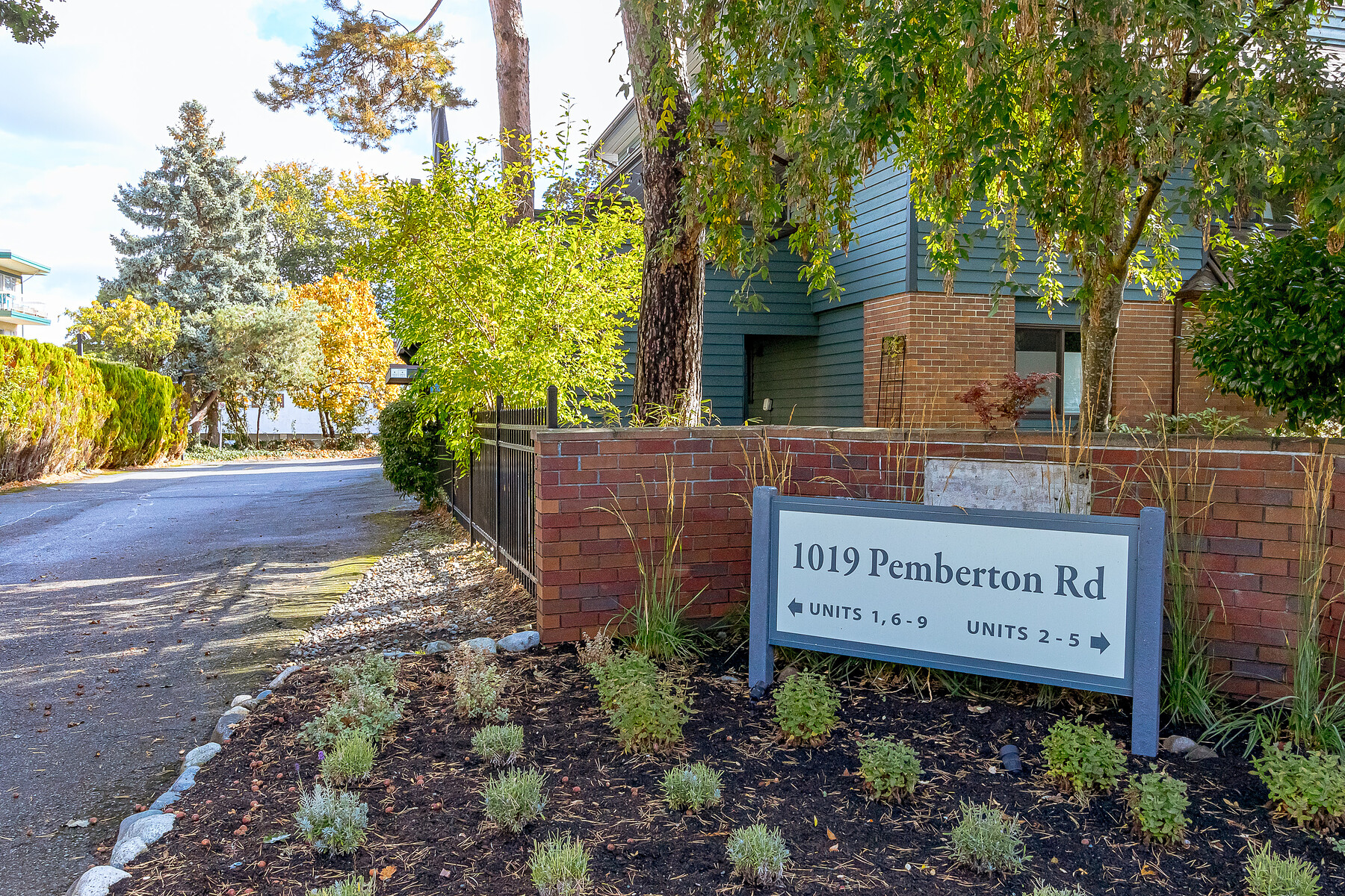 11019 Pemberton Rd Multimedia Showcase