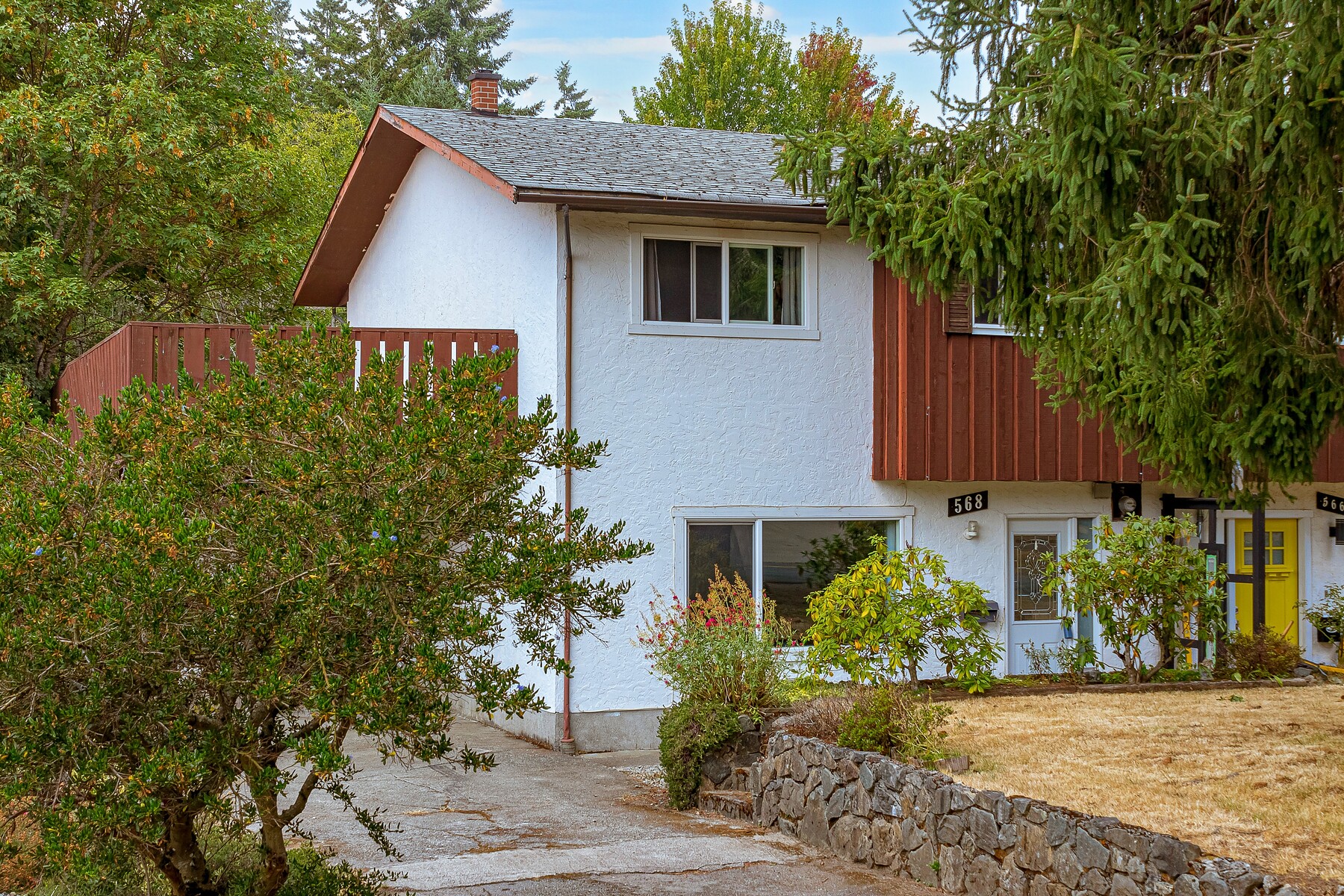 568 Phelps Ave Multimedia Showcase