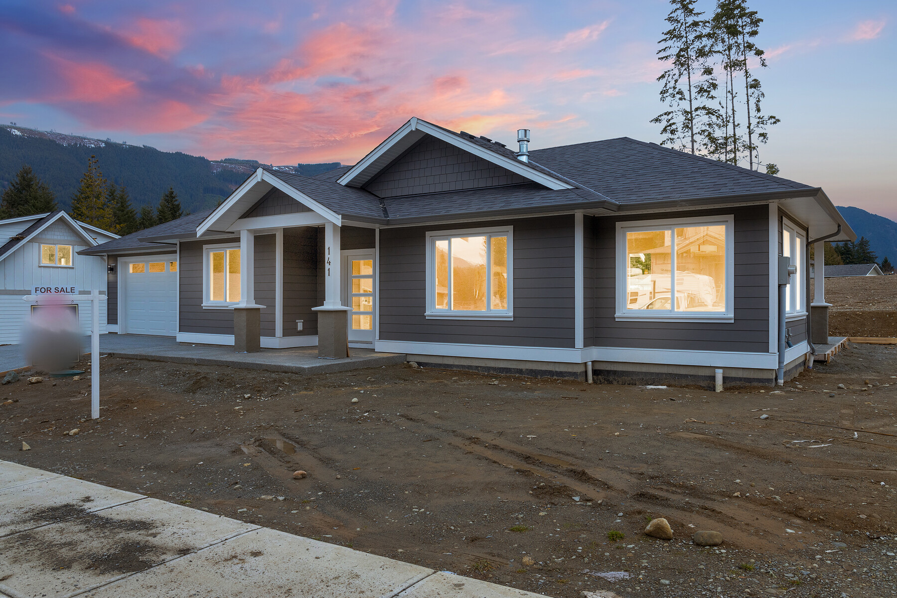 141 Maplewood Rise Multimedia Showcase