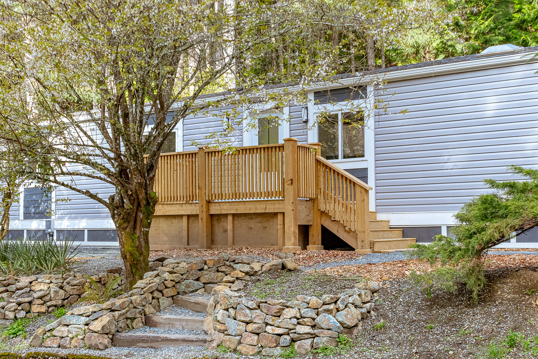 109-2500-florence-lake-rd-multimedia-showcase