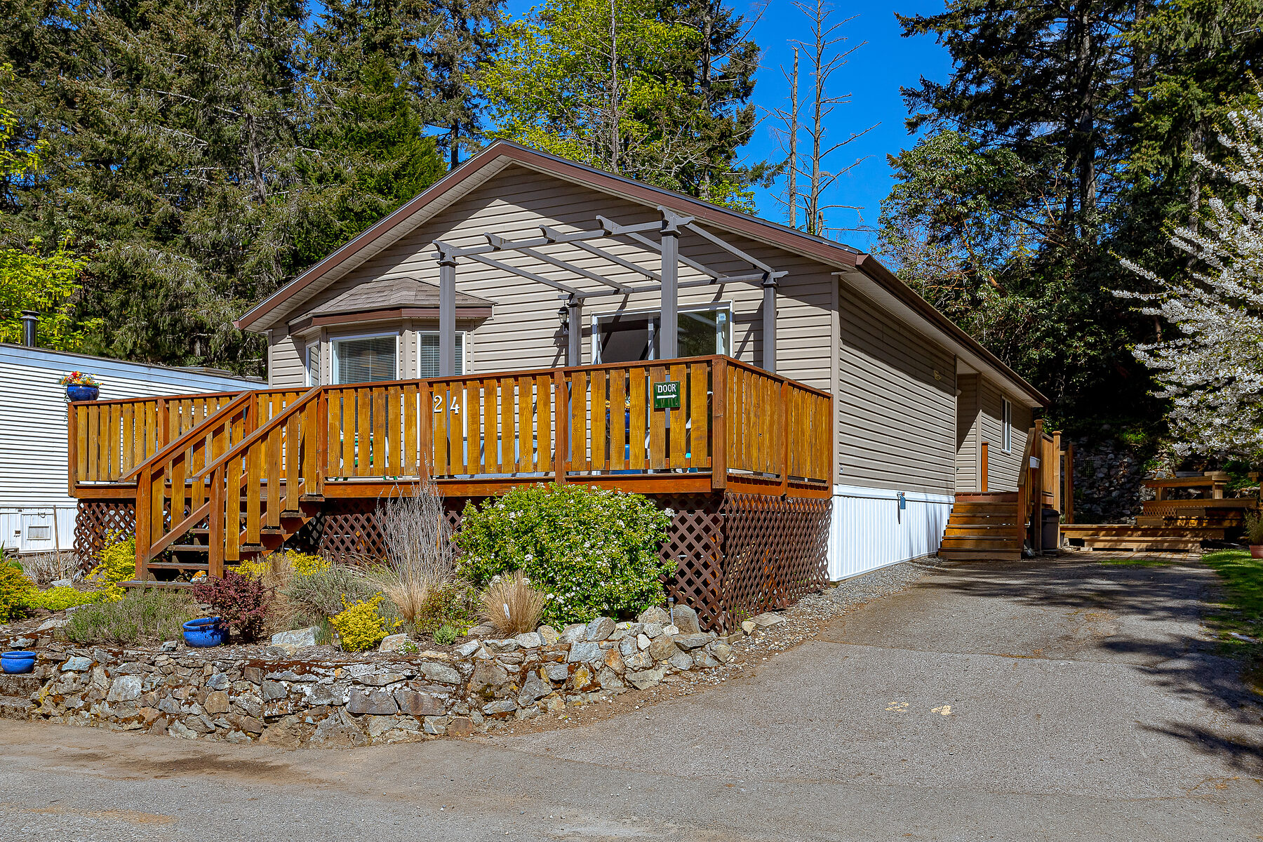 24-2500-florence-lake-rd-multimedia-showcase