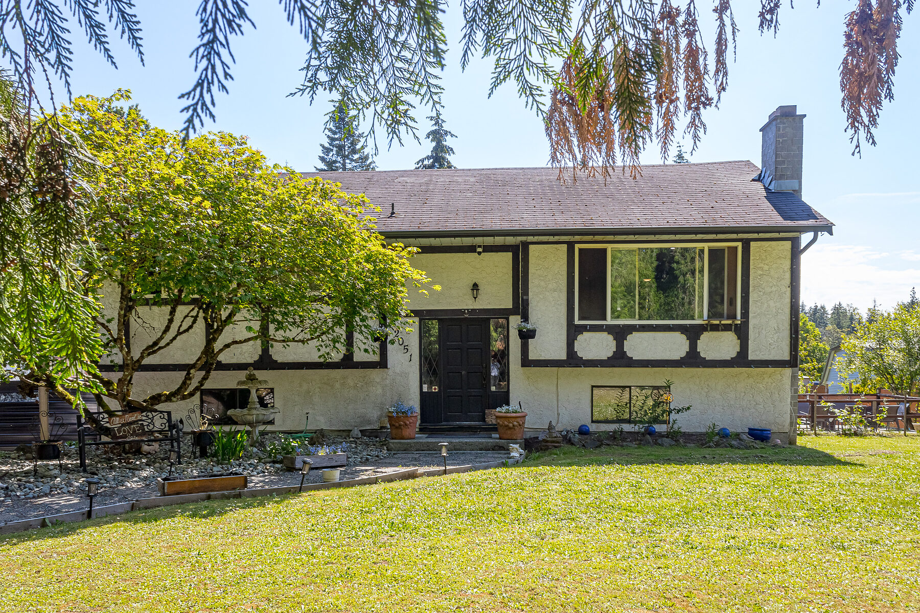 2051 Cedar Rd - Multimedia Showcase