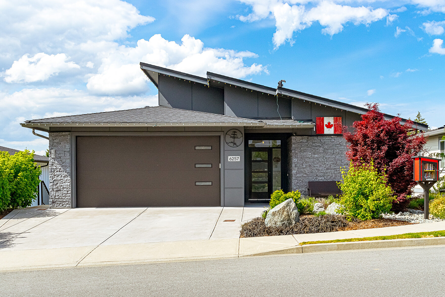 6257 Highwood Dr - Multimedia Showcase