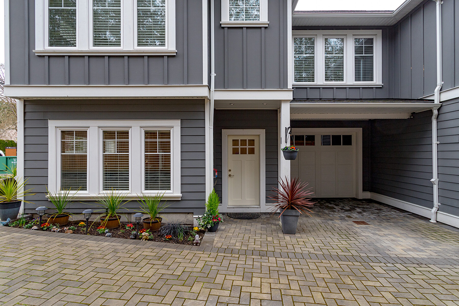 1-10529 McDonald Park Rd - Multimedia Showcase